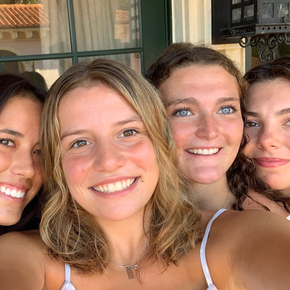 Meet your Posher, Ella